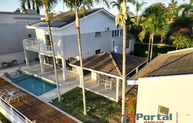 Imagem: A casa em condomínio possui 3 Dormitórios, 5 Banheiros, 5