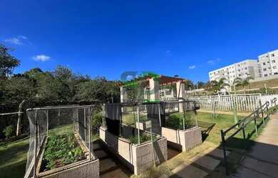 Imagem: O apartamento possui 2 Dormitórios, 1 Banheiro, 1 Vaga na garagem