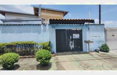 Imagem: A casa possui 2 Dormitórios, 1 Banheiro, 1 Vaga na garagem