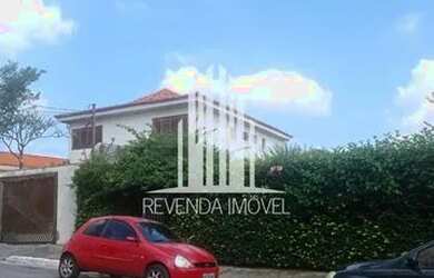 Imagem: A casa possui 4 Dormitórios, 5 Banheiros, 5 Vagas na garagem