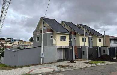 Imagem: A casa possui 3 Dormitórios, 2 Banheiros, 2 Vagas na garagem