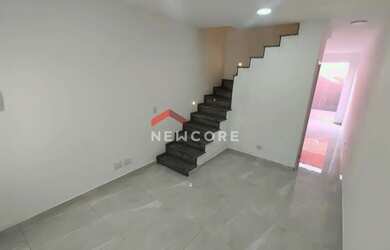 Imagem: A casa possui 2 Dormitórios, 3 Banheiros, 1 Vaga na garagem