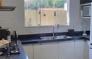 Imagem 4: Vendo essa casa bem localizada no bairro Parque Dez! Aceito Negócio