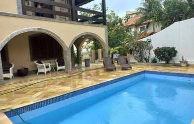 Imagem 2: Magnifica casa em condomínio fechado com 4 quartos 3 suítes, piscinão...