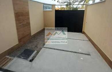 Imagem: A casa possui 2 Dormitórios, 3 Banheiros, 1 Vaga na garagem