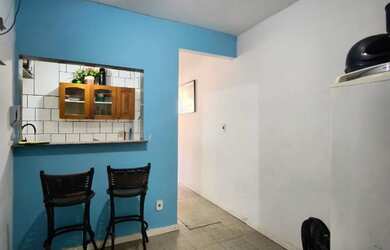 Imagem: O apartamento possui 1 Dormitório, 1 Banheiro, 1 Vaga na garagem