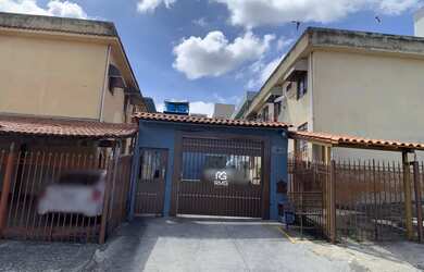 Imagem: O apartamento possui 3 Dormitórios, 1 Banheiro, 1 Vaga na garagem