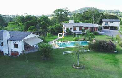 Imagem 2: Casa 5 dormitórios à venda Tomazetti Santa Maria/RS