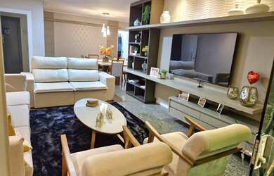 Imagem: O apartamento possui 4 Dormitórios, 5 Banheiros, 2 Vagas na