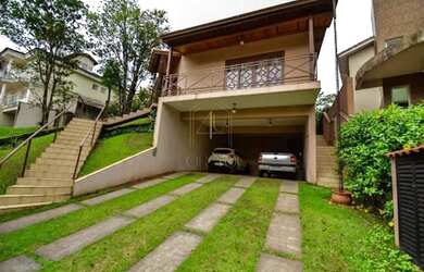 Imagem: A casa em condomínio possui 4 Dormitórios, 5 Banheiros, 4