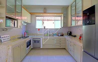 Imagem 5: Imóvel para venda com 400 metros quadrados com 3 quartos em Praia do Morro - Guarapari - E