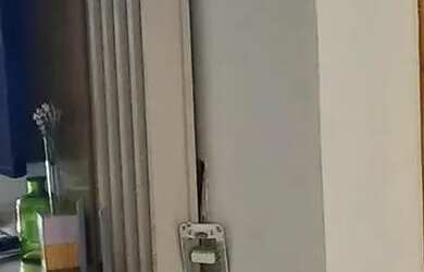 Imagem: A casa possui 2 Dormitórios, 1 Banheiro, 2 Vagas na garagem