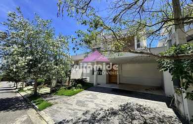 Imagem: A casa em condomínio possui 3 Dormitórios, 5 Banheiros, 2