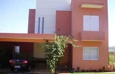 Imagem: A casa em condomínio possui 3 Dormitórios, 3 Banheiros, 2