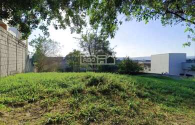 Imagem: O terreno possui 620m² de Área e está localizado em Caminhos