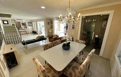 Imagem: A casa em condomínio possui 3 Dormitórios, 4 Banheiros, 2