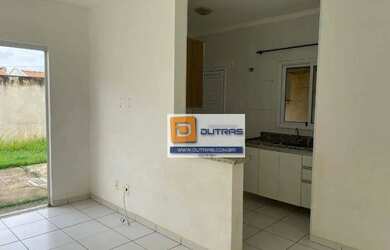 Imagem: A casa possui 3 Dormitórios, 1 Banheiro, 2 Vagas na garagem