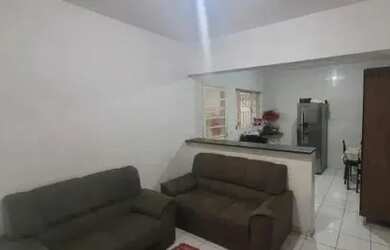 Imagem: A casa possui 2 Dormitórios, 1 Banheiro e está localizado
