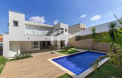 Imagem: A casa em condomínio possui 4 Dormitórios, 5 Banheiros, 5