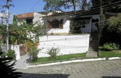 Imagem: A casa em condomínio possui 5 Dormitórios, 2 Banheiros, 3