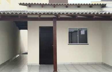 Imagem: A casa possui 2 Dormitórios, 1 Banheiro, 2 Vagas na garagem