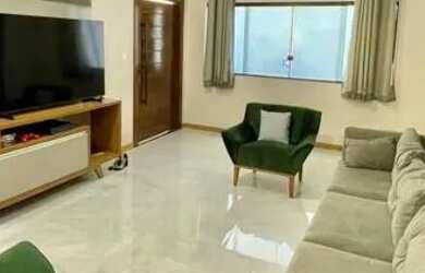 Imagem: A casa em condomínio possui 4 Dormitórios, 2 Banheiros, 5