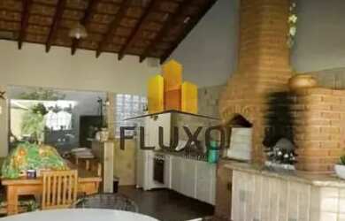 Imagem: A casa possui 3 Dormitórios, 1 Banheiro, 1 Vaga na garagem