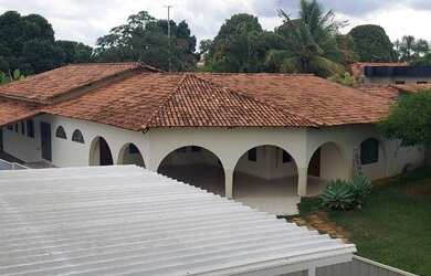 Imagem: A casa em condomínio possui 4 Dormitórios, 5 Banheiros, 4