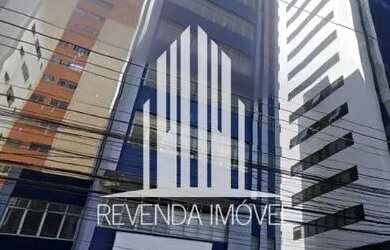 Imagem: O depósito possui 5 Vagas na garagem, 1.800m² de Área e