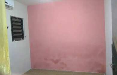 Imagem: A casa possui 3 Dormitórios, 2 Banheiros, 1 Vaga na garagem