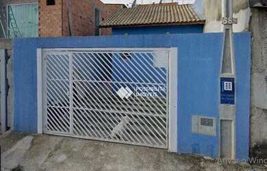 Imagem: A casa possui 2 Dormitórios, 2 Banheiros, 2 Vagas na garagem