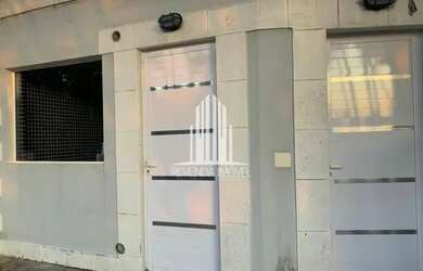 Imagem: A casa possui 3 Dormitórios, 4 Banheiros, 5 Vagas na garagem