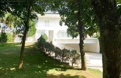 Imagem: A casa em condomínio possui 4 Dormitórios, 5 Banheiros, 5