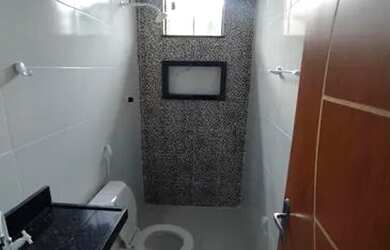 Imagem: A casa possui 4 Dormitórios, 2 Banheiros, 200m² de Área e