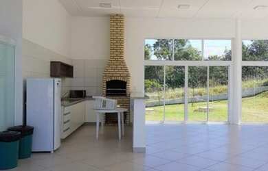 Imagem: O apartamento possui 2 Dormitórios, 1 Banheiro, 2 Vagas na