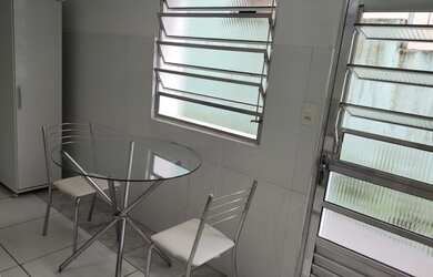 Imagem: O apartamento possui 1 Dormitório, 1 Banheiro, 30m² de Área