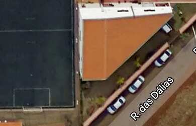 Imagem: A casa possui 4 Dormitórios, 5 Banheiros, 5 Vagas na garagem