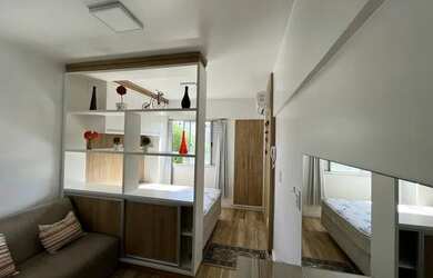 Imagem: O apartamento possui 1 Dormitório, 1 Banheiro, 1 Vaga na garagem