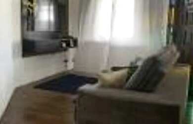 Imagem: A casa possui 2 Dormitórios, 1 Banheiro, 1 Vaga na garagem