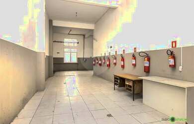 Imagem 7: Depósito para venda e locação com salas, banheiros e estacionamentos...