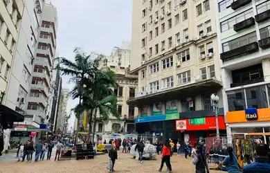 Imagem: O depósito possui 112m² de Área e está localizado em Centro
