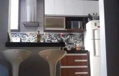 Imagem: O apartamento possui 2 Dormitórios, 1 Banheiro, 1 Vaga na garagem