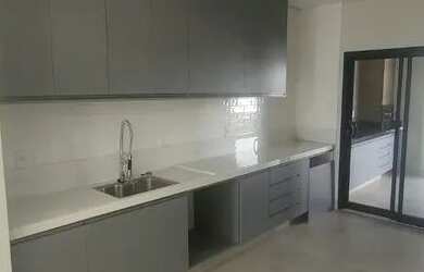 Imagem: A casa em condomínio possui 3 Dormitórios, 4 Banheiros, 4