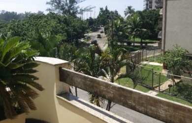 Imagem: A casa em condomínio possui 5 Dormitórios, 4 Banheiros, 3