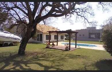 Imagem: A casa em condomínio possui 3 Dormitórios, 4 Banheiros, 2