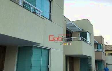 Imagem: A casa possui 4 Dormitórios, 3 Banheiros, 2 Vagas na garagem