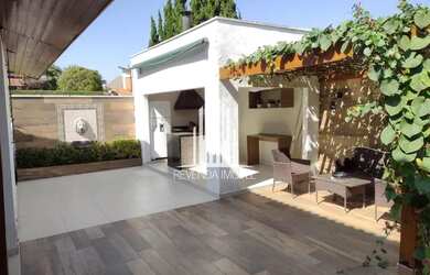 Imagem: A casa em condomínio possui 3 Dormitórios, 4 Banheiros, 4