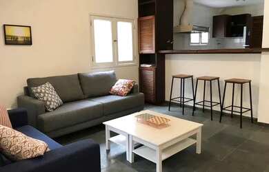 Imagem: A casa possui 3 Dormitórios, 3 Banheiros, 2 Vagas na garagem