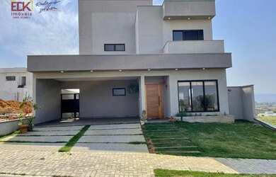 Imagem: A casa em condomínio possui 4 Dormitórios, 4 Banheiros, 2