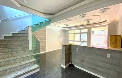 Imagem: A casa em condomínio à venda possui 2 Dormitórios, 3 Banheiros